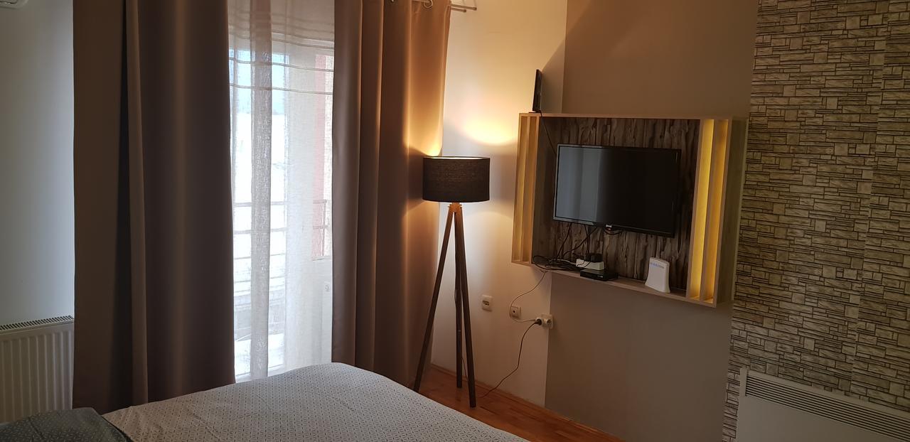 Nice Apartment Ni Buitenkant foto